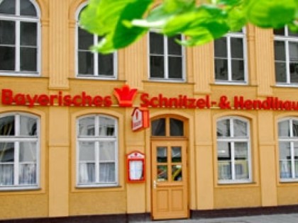 Photo: Bayerisches Schnitzel- &amp; Hendlhaus